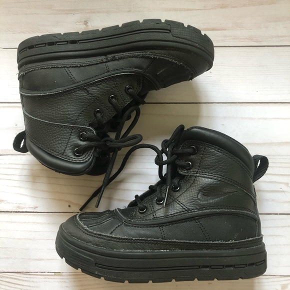 boys nike boots